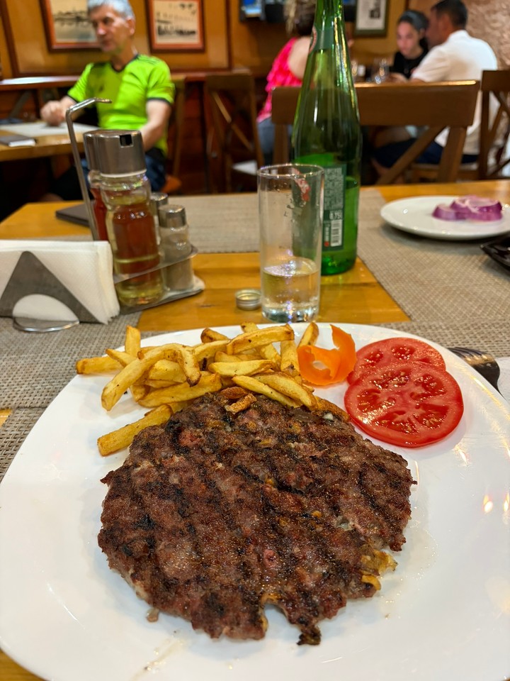 Čierna Hora - večera v Budve